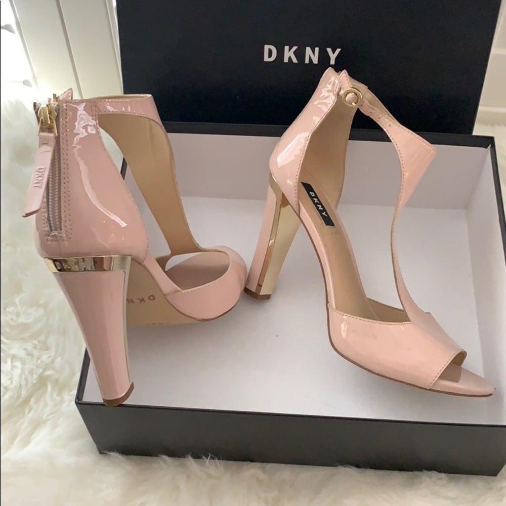 Women’s high heel shoes size 10